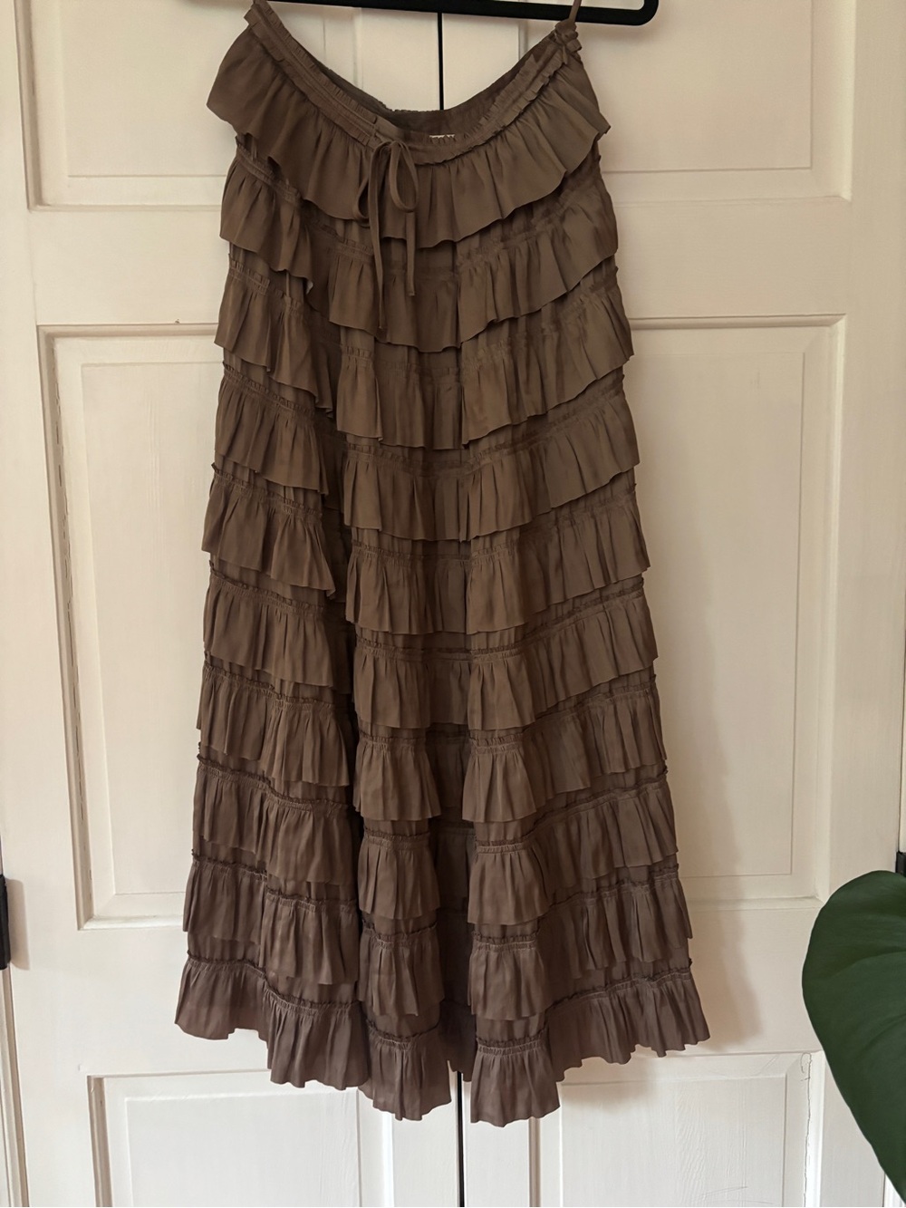 Ulla Johnson Mari Plissé Satin Midi Skirt Mica Taupe Pleated Tiers Ruffle Size 6 - Picture 5 of 16